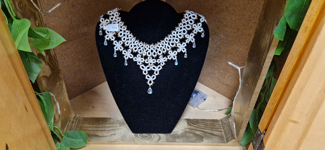 Collier en dentelle frivolité Collier en dentelle frivolité