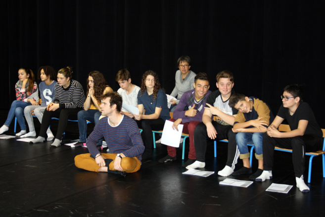 Les enfants soldats, thème d’un atelier théâtre à Château-Arnoux ! Les enfants soldats, thème d’un atelier théâtre à Château-Arnoux !