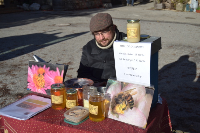 Et de deux pour le marché de noël de Montfuron ce dimanche! Et de deux pour le marché de noël de Montfuron ce dimanche!