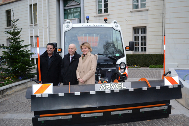 Digne s’équipe d'un camion de déneigement polyvalent à l’approche des fêtes Digne s’équipe d'un camion de déneigement polyvalent à l’approche des fêtes