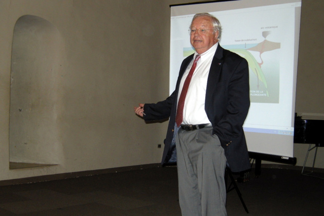 Le Professeur Xavier Le Pichon a évoqué les séismes à Sisteron Le Professeur Xavier Le Pichon a évoqué les séismes à Sisteron