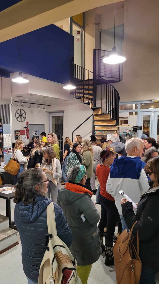 Hall du Centre Social Intercommunal - Soirée pour la Journée Internationale de La Luutte contre les Violences Faites aux Femmes Hall du Centre Social Intercommunal - Soirée pour la Journée Internationale de La Luutte contre les Violences Faites aux Femmes