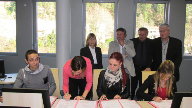 A Digne, 5 jeunes embauchés à la Caisse d’allocations familiales A Digne, 5 jeunes embauchés à la Caisse d’allocations familiales