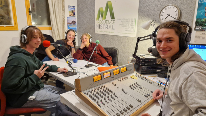 2ème groupe - Les micro-organismes dans notre quotidien 2ème groupe - Les micro-organismes dans notre quotidien