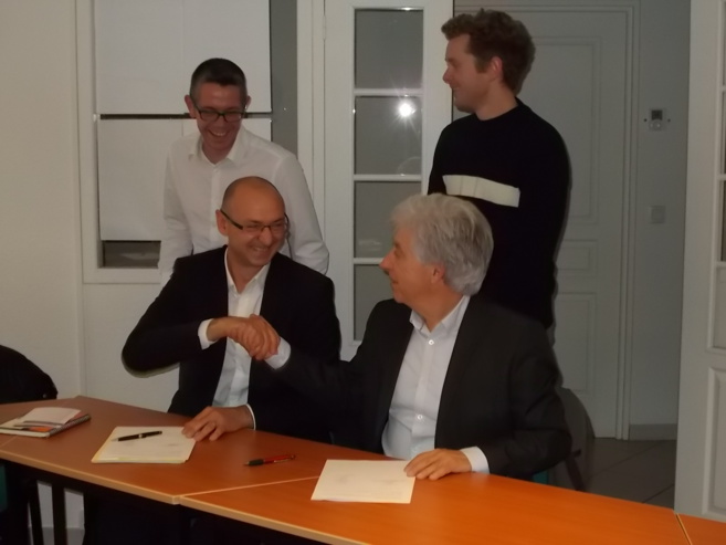 Esia est une structure qui œuvre dans l’Economie Sociale et Solidaire. Esia est une structure qui œuvre dans l’Economie Sociale et Solidaire.