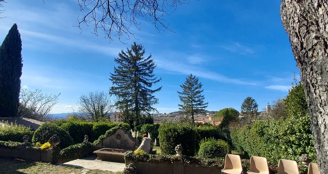 Restauration du Paraïs, première cheville en place Restauration du Paraïs, première cheville en place