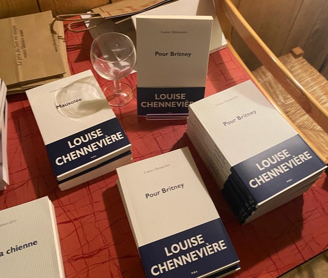 Louise Chennevière présentait "Pour Britney" à la librairie La Loupiote Louise Chennevière présentait "Pour Britney" à la librairie La Loupiote