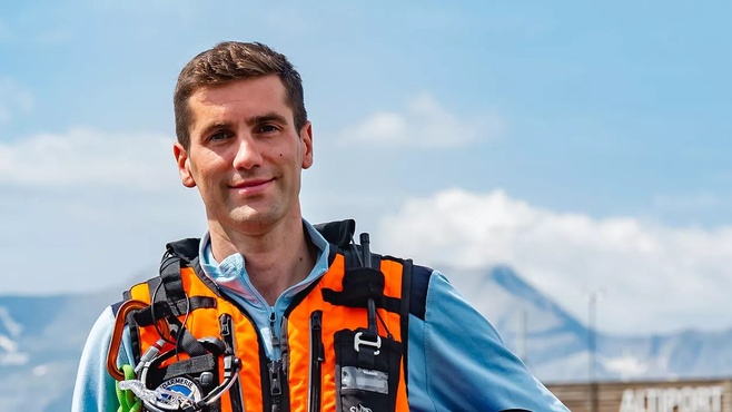 Pierre-Marie Dupré, commandant du PGHM des Hautes-Alpes, dans le mag "A la bonne heure !" - 11/03/2025 Pierre-Marie Dupré, commandant du PGHM des Hautes-Alpes, dans le mag "A la bonne heure !" - 11/03/2025