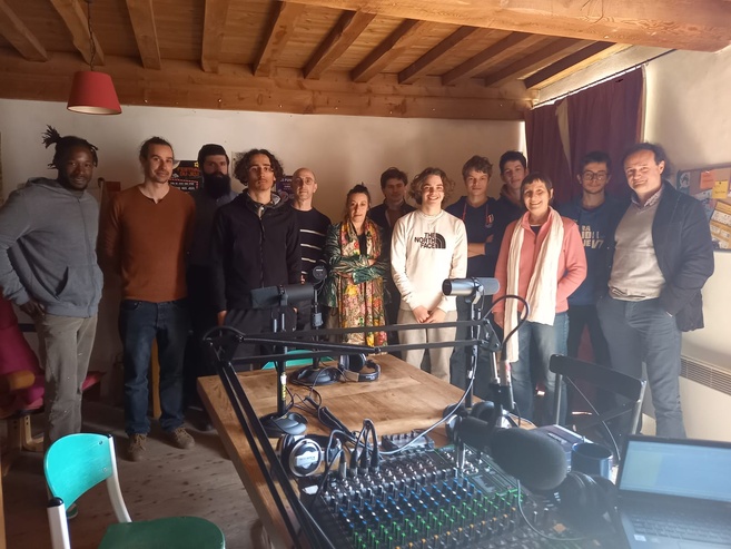 Rythmes et Récits : des lycéens initiés à l'électroacoustique Rythmes et Récits : des lycéens initiés à l'électroacoustique