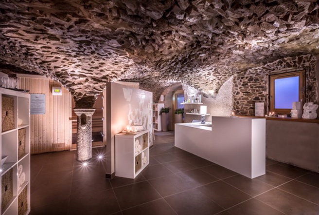 Séance de spa et relaxation après une journée de ski. L’offre bien-être de l’hôtel «Le Grand Aigle» Séance de spa et relaxation après une journée de ski. L’offre bien-être de l’hôtel «Le Grand Aigle»