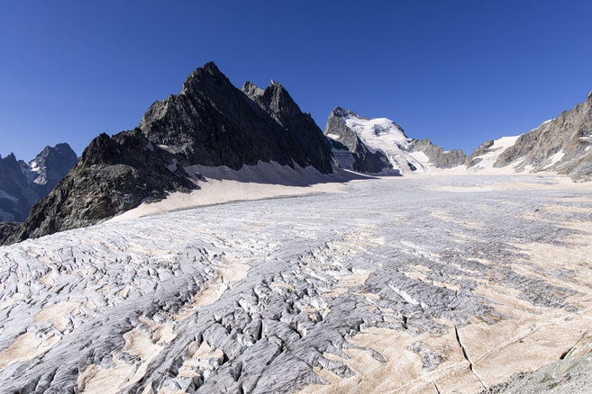 2025, année internationale de la préservation des glaciers, avec le Parc des Ecrins dans le mag "A la bonne heure !" - 20/05/2025 2025, année internationale de la préservation des glaciers, avec le Parc des Ecrins dans le mag "A la bonne heure !" - 20/05/2025