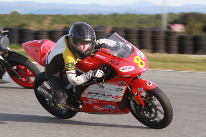 Loris, 13 ans et déjà un nom dans le monde de la moto ! Loris, 13 ans et déjà un nom dans le monde de la moto !