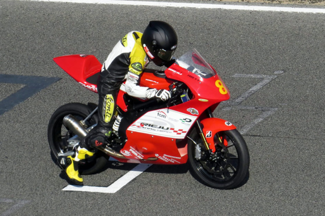 Loris, 13 ans et déjà un nom dans le monde de la moto ! Loris, 13 ans et déjà un nom dans le monde de la moto !