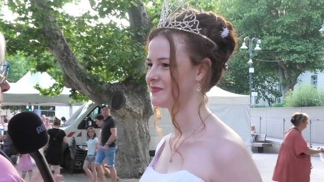 Cliquez sur la photo pour voir la vidéo de l'interview de Lisa Bourbon Cliquez sur la photo pour voir la vidéo de l'interview de Lisa Bourbon