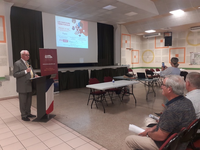 PRÉVENIR ET AGIR FACE AUX RISQUES MAJEURS DES COMMUNES PRÉVENIR ET AGIR FACE AUX RISQUES MAJEURS DES COMMUNES