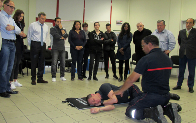 A Digne, le Préfet Guérin donne l’exemple pour les gestes d’urgence A Digne, le Préfet Guérin donne l’exemple pour les gestes d’urgence