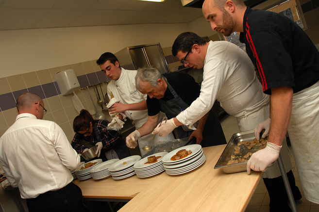Un repas pour vaincre la mucoviscidose à Annot avec le chef Julien Lepine Un repas pour vaincre la mucoviscidose à Annot avec le chef Julien Lepine