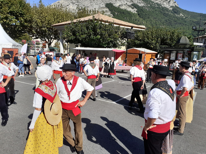 Festival de Folklore International à la Citadelle Festival de Folklore International à la Citadelle