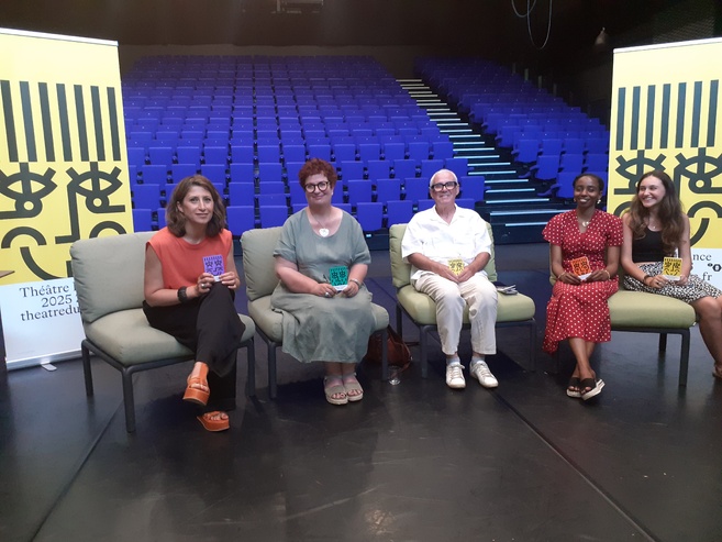 Un théâtre,des artistes, un territoire Un théâtre,des artistes, un territoire