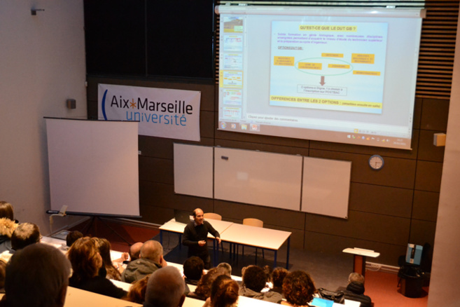 Ses futurs étudiants en visite à l’IUT de Digne-les-bains Ses futurs étudiants en visite à l’IUT de Digne-les-bains