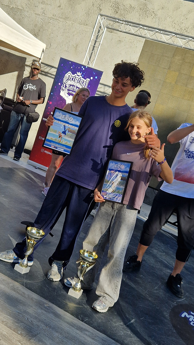 les winners de la battle B.Boy Driss à gauche, et B.Girl Jo à droite les winners de la battle B.Boy Driss à gauche, et B.Girl Jo à droite