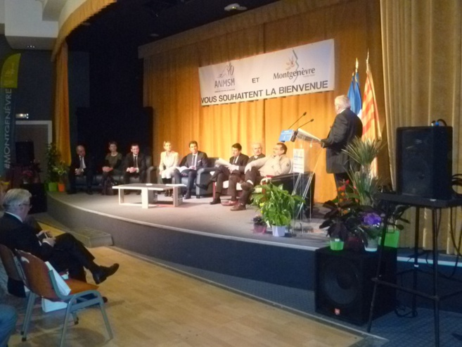 100 M€ pour les stations de ski des Alpes du Sud. 100 M€ pour les stations de ski des Alpes du Sud.