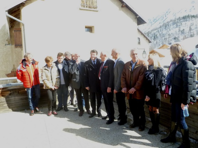 100 M€ pour les stations de ski des Alpes du Sud. 100 M€ pour les stations de ski des Alpes du Sud.