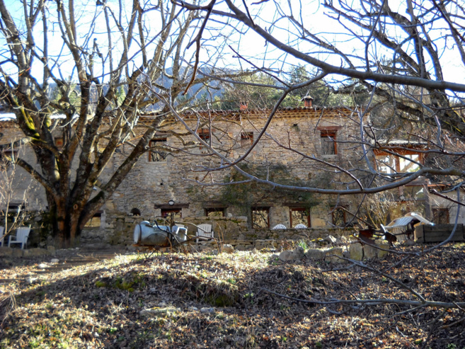 La ferme auberge « Danse l’ombre » c’est tout un univers chaleureux ! La ferme auberge « Danse l’ombre » c’est tout un univers chaleureux !