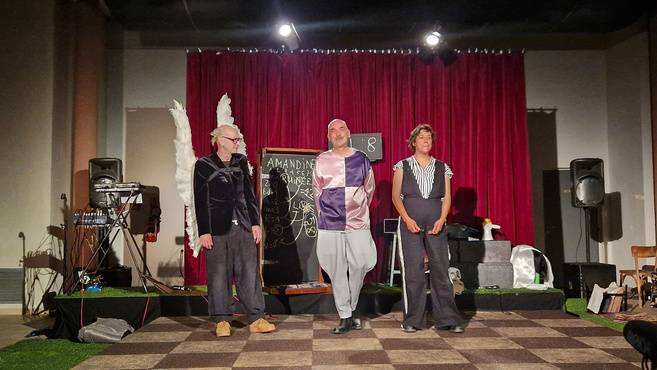 Mika Pusse - Fabrice Groléat et Stéphanie Saint-Cyr Lariflette Mika Pusse - Fabrice Groléat et Stéphanie Saint-Cyr Lariflette