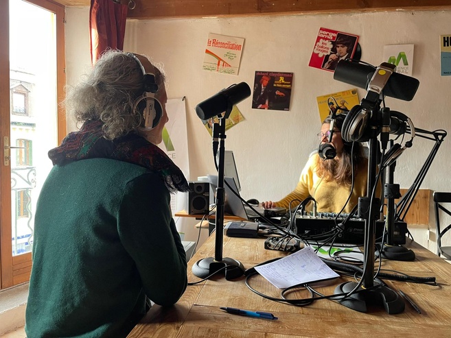 Portraits d'assos #10 L'Escambi Portraits d'assos #10 L'Escambi