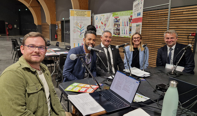 De gauche à droite : Charlie Divry - Pascal Jeanne - Stephan Figuière - Stéphanie Colombero et Jérôme Martinez