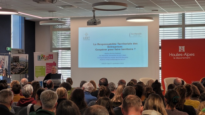 Nadine Richez Battesti lors de sa conférence Nadine Richez Battesti lors de sa conférence