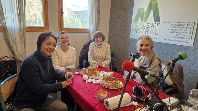 Tiffany - Caroline - Marie- Paule et Jacqueline Tiffany - Caroline - Marie- Paule et Jacqueline