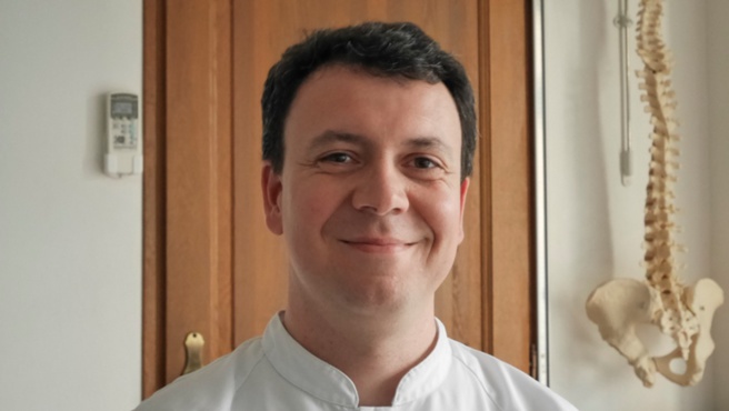 Antoine Clément soulage les corps là où ça fait mal ! Antoine Clément soulage les corps là où ça fait mal !