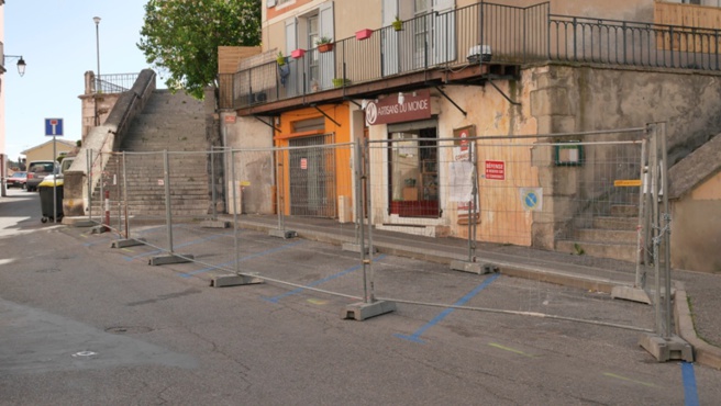 Un atelier-galerie d’art victime du stationnement difficile à Digne. Un atelier-galerie d’art victime du stationnement difficile à Digne.