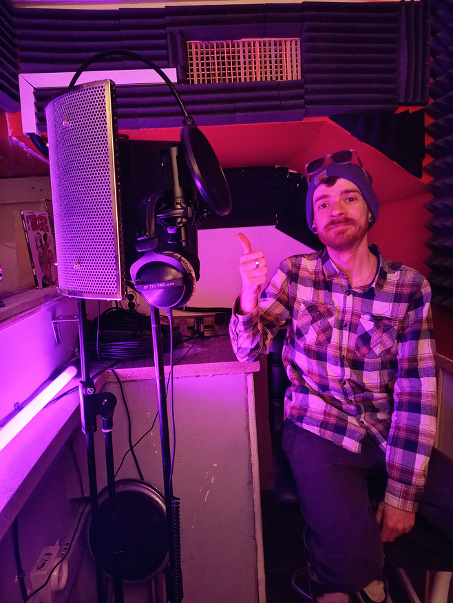 Valentin Beauvais au studio d'enregistrement