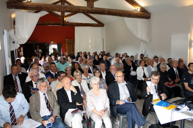 LA FINE FLEUR DU RUGBY PROVENÇAL ETAIT RASSEMBLEE A SISTERON LA FINE FLEUR DU RUGBY PROVENÇAL ETAIT RASSEMBLEE A SISTERON