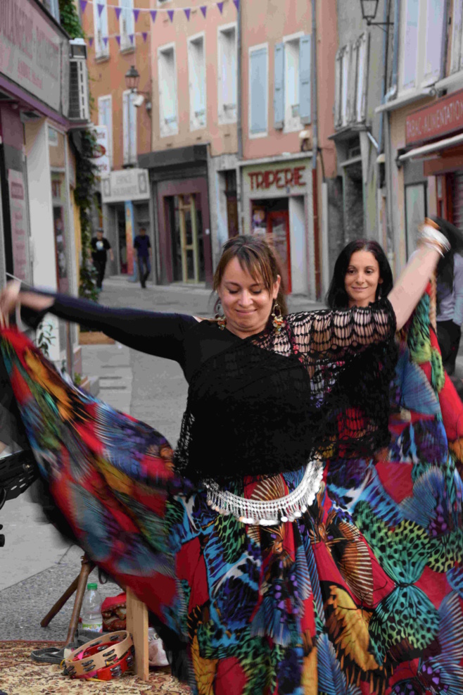 Des commerçants dignois font vivre deux rues en nocturne. Des commerçants dignois font vivre deux rues en nocturne.