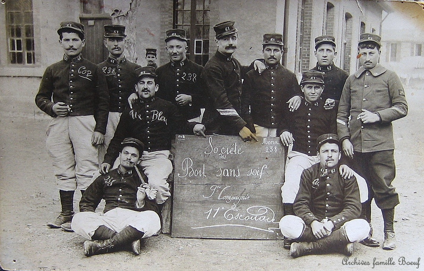 163ème RI Félix Leydet est le deuxième homme debout à gauche