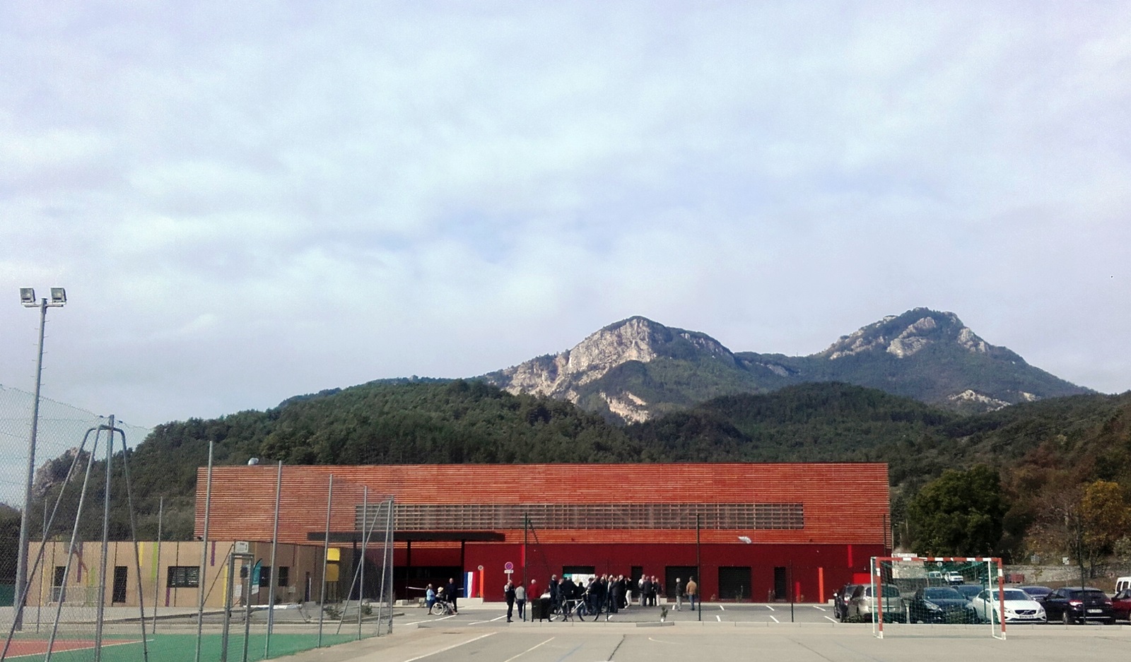 ​Le gymnase de Castellane porte le nom de Gilbert Sauvan