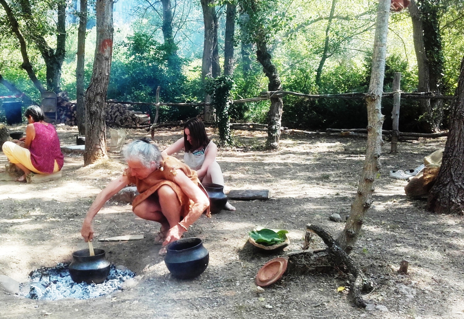 28èmes journées de la préhistoire à Quinson, la cuisine néolithique