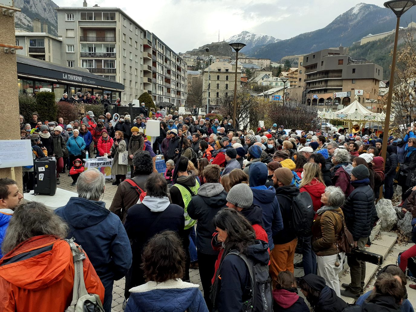 Manifestation solidaire à Briançon