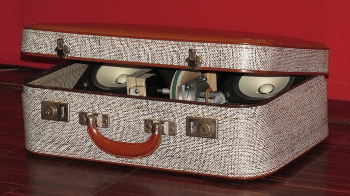 une valise chantante au Musée Gassendi