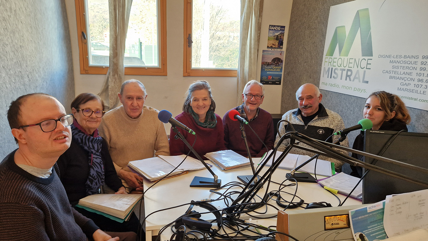 Florent, Michèle et Raymond, Caroline, Emmanuel, Jean-Louis et Nina