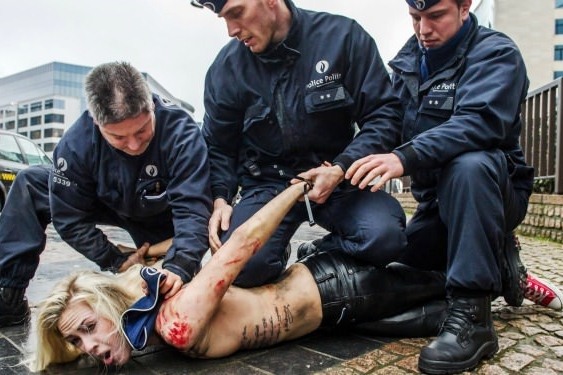 Harpies obscènes* ou Amazones, qui sont les FEMEN ? Rencontre avec Elvire et Solène