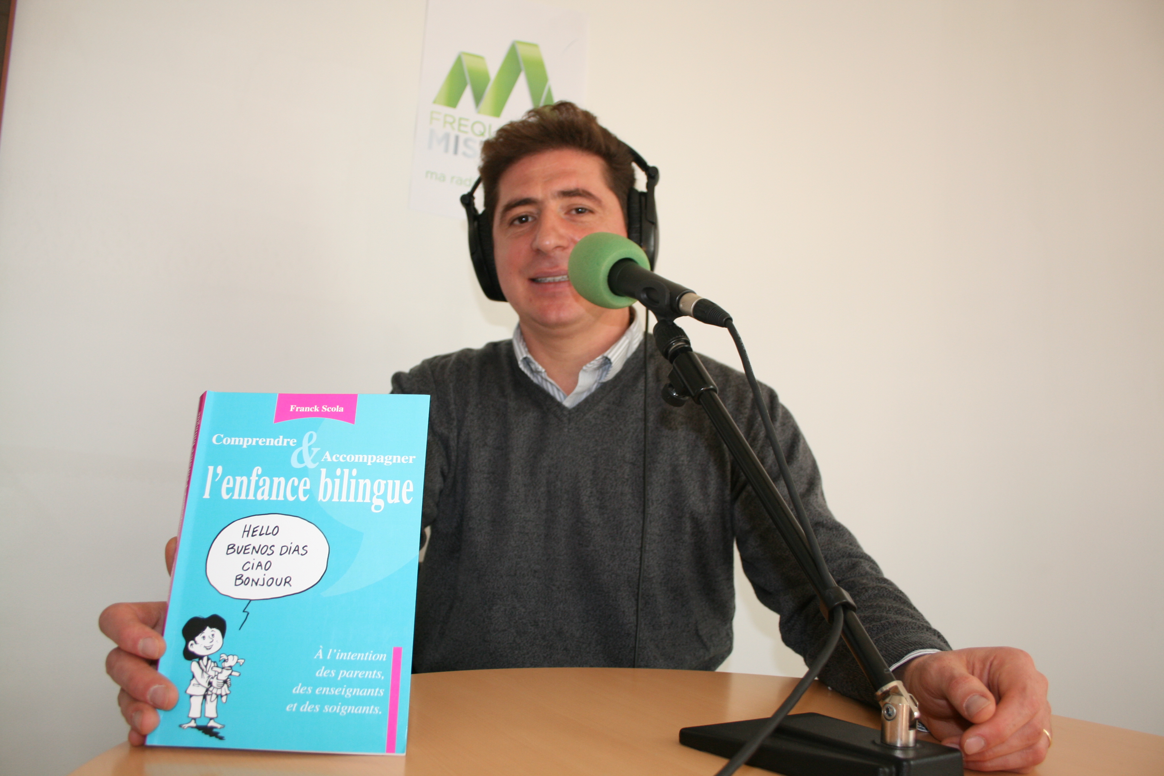 Franck Scola met les polyglottes en herbe au coeur d'un livre sur le bilinguisme