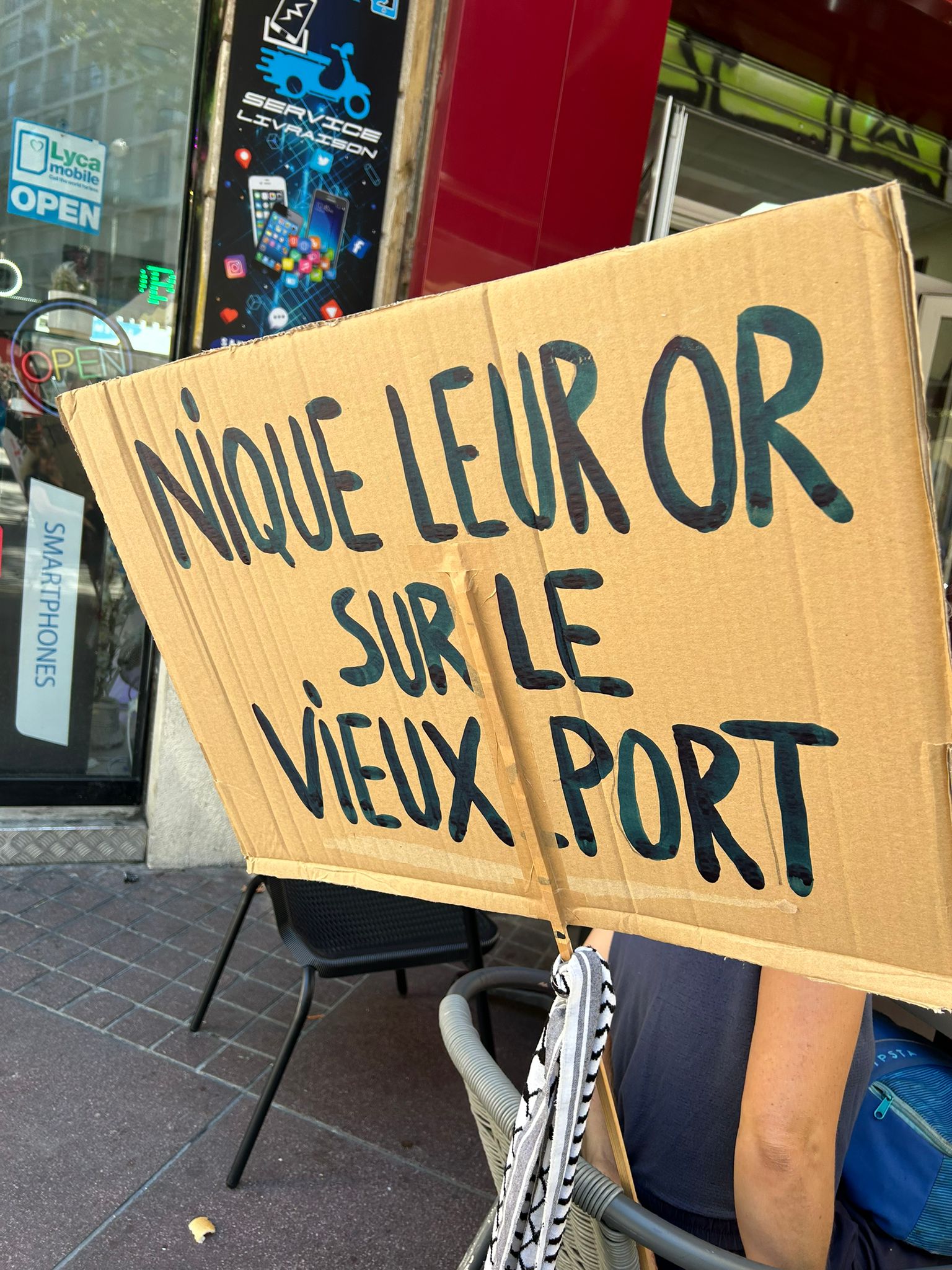 Colère et convictions : échos de la manifestation du 10 septembre