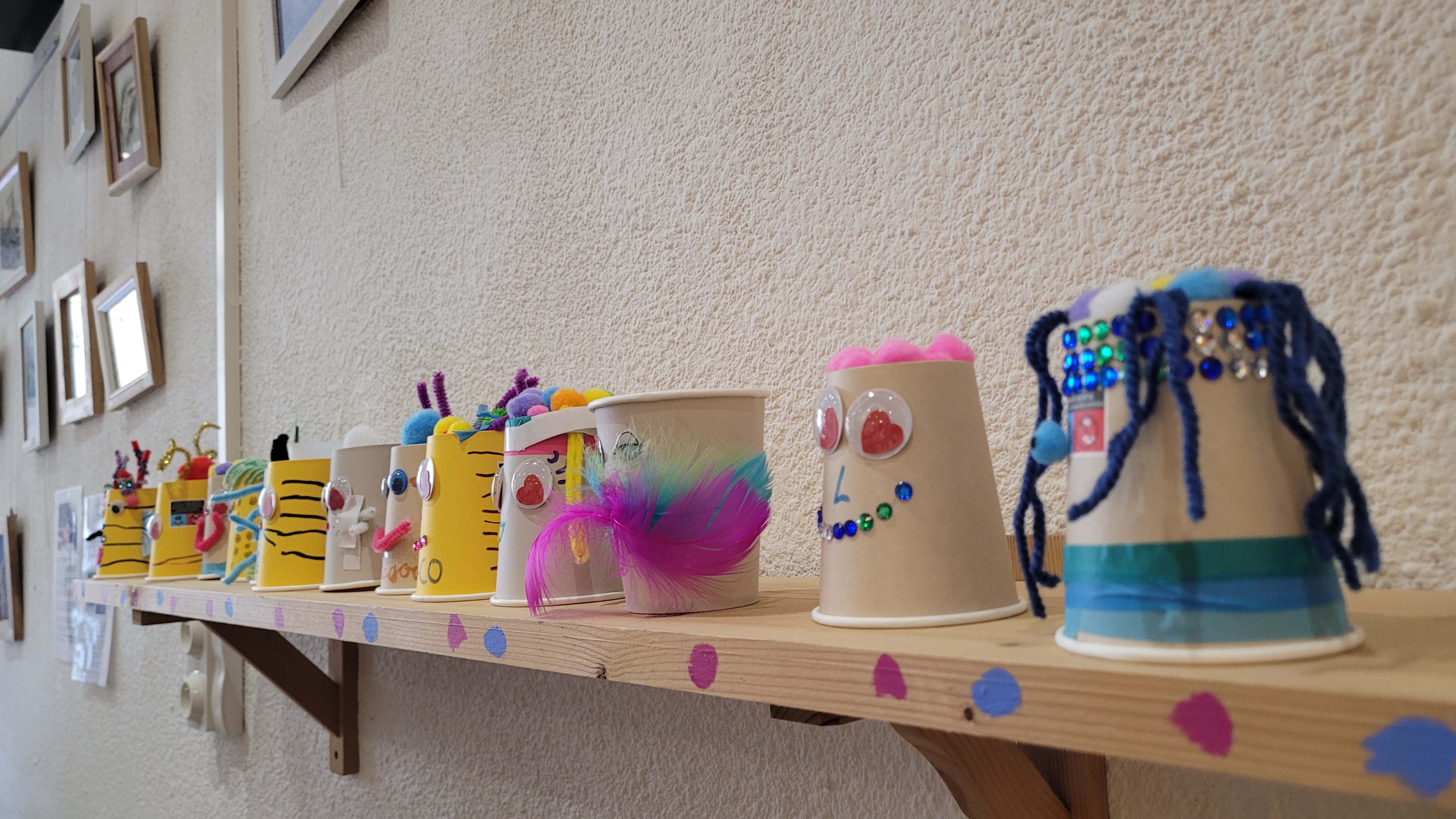 "Gobelets rigolos" fabriqués lors d'un atelier