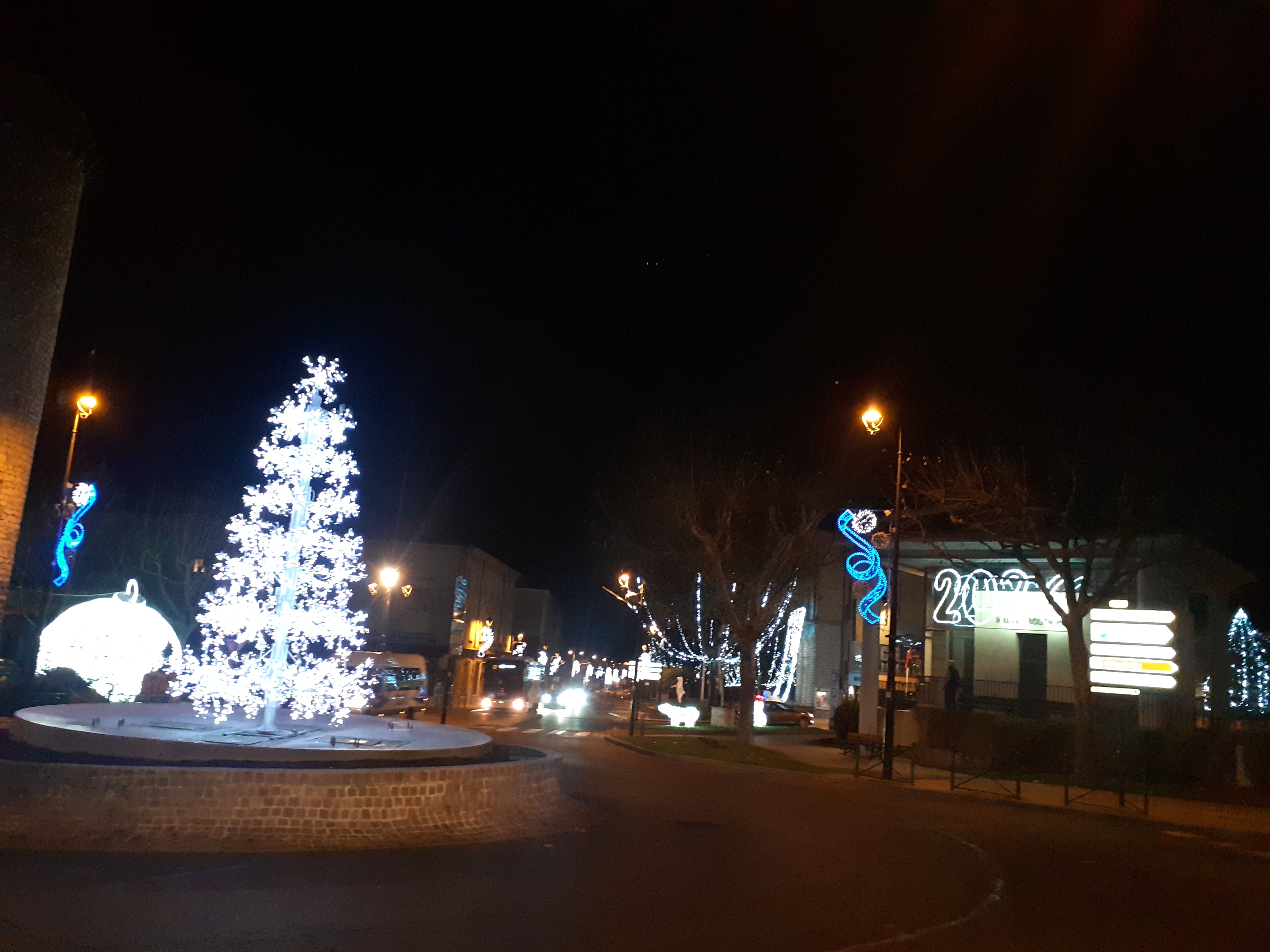 Marché et village de Noël, au pied de la citadelle