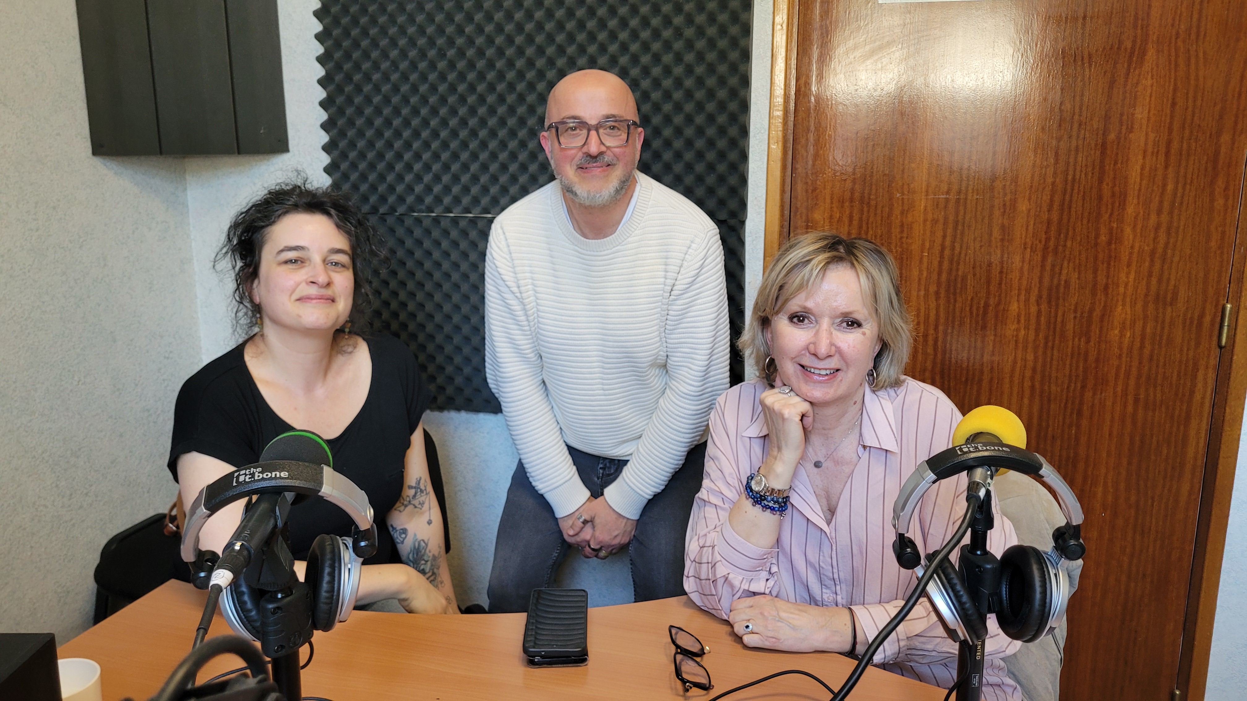 De gauche à droite : Marion Rubino (bijoutière), Calogero Portale (responsable commuinication de la CMA05), Catherine Marchal (directrice de la CMA05)